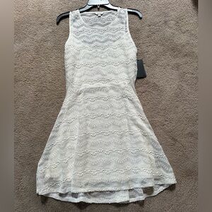 Guess sleevless Elegant Cream Chevron Lace flared Dress